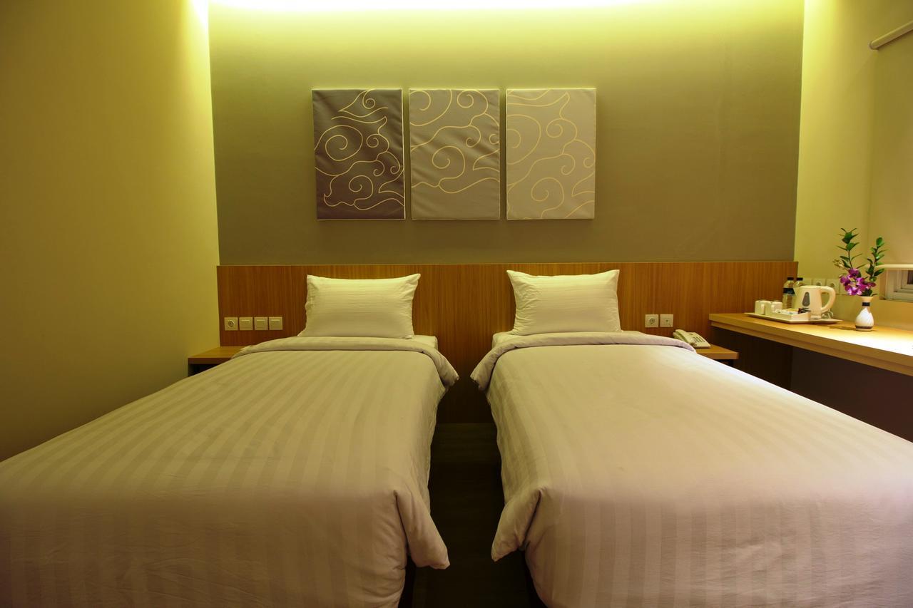 Vinotel Cirebon Exterior photo